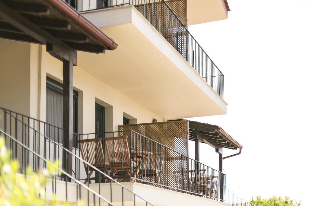 Olive Tree Apartments フォルカ エクステリア 写真